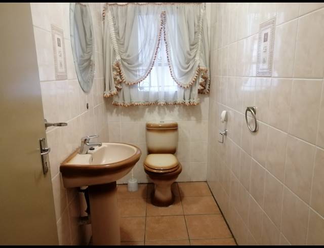 5 BEDROOM HOUSE FOR SALE IN BEDWORTH PARK